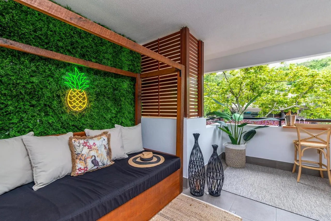Boho Bliss In The Best Position In Town, King Bed, 2 Pools, Free Wifi And Undercover Parking Port Douglas Apartment
